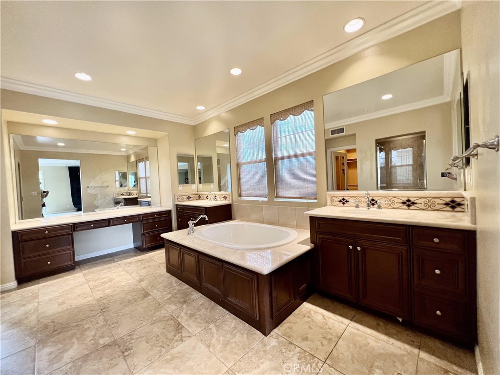 3974 E Callaway Drive Property Photo 24
