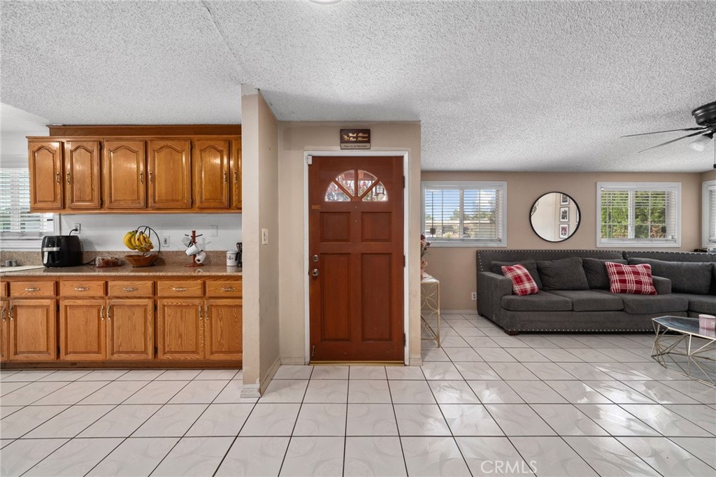13527 Close St Property Photo 5