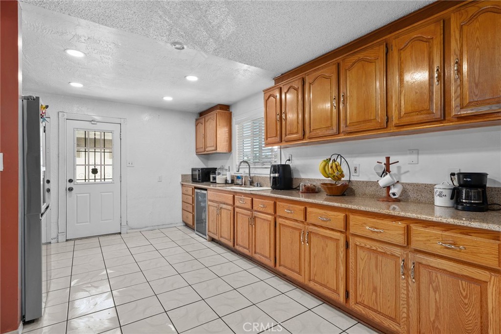 13527 Close St Property Photo 6