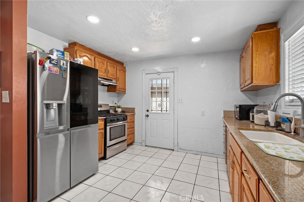 13527 Close St Property Photo 7