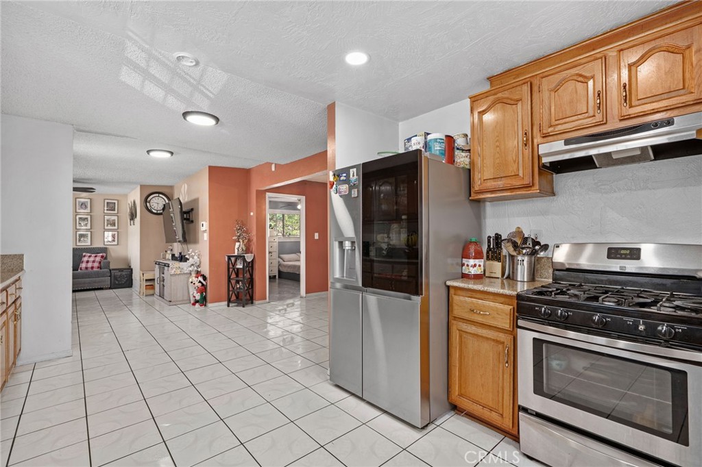 13527 Close St Property Photo 8