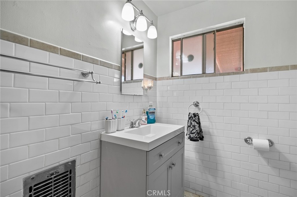 13527 Close St Property Photo 21