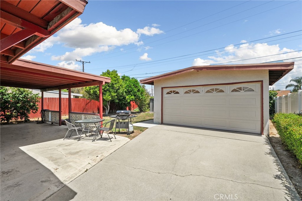 13527 Close St Property Photo 22