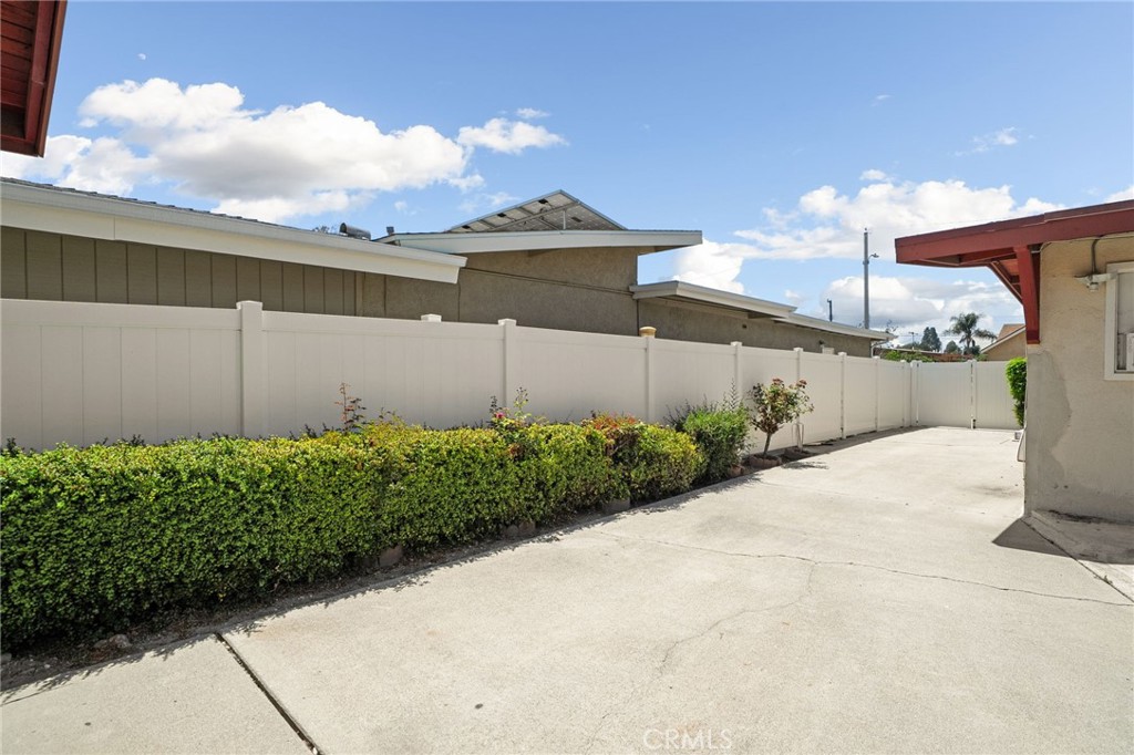 13527 Close St Property Photo 23