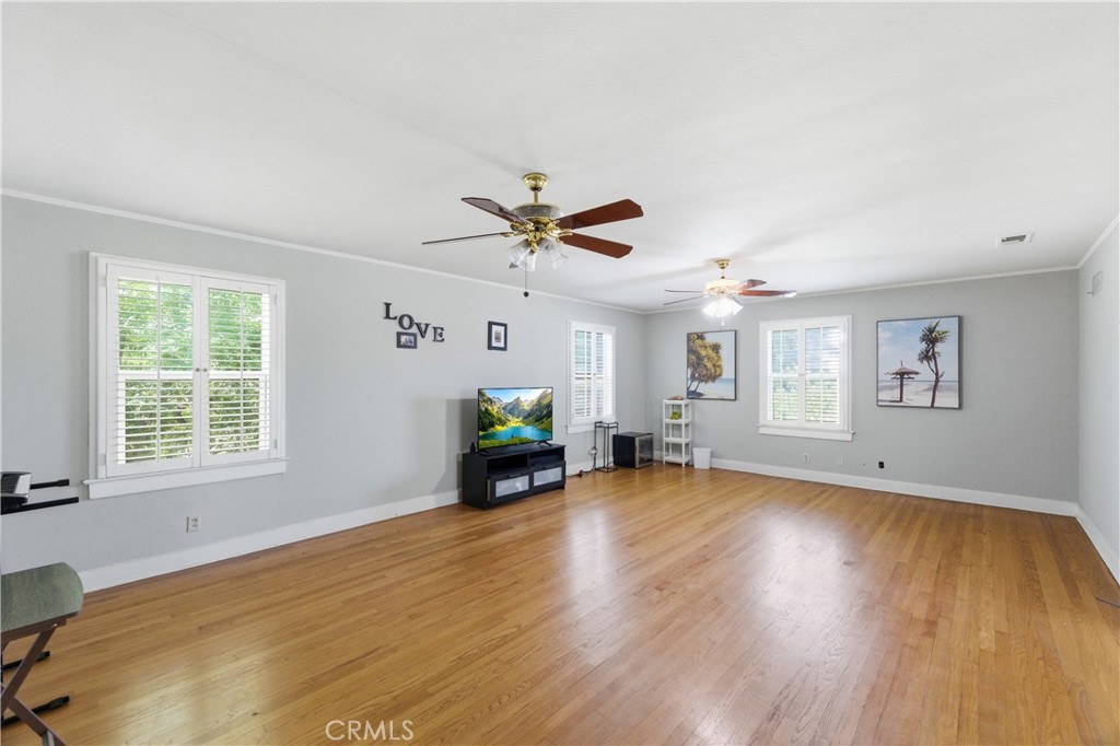 2132 Chester Property Photo 44