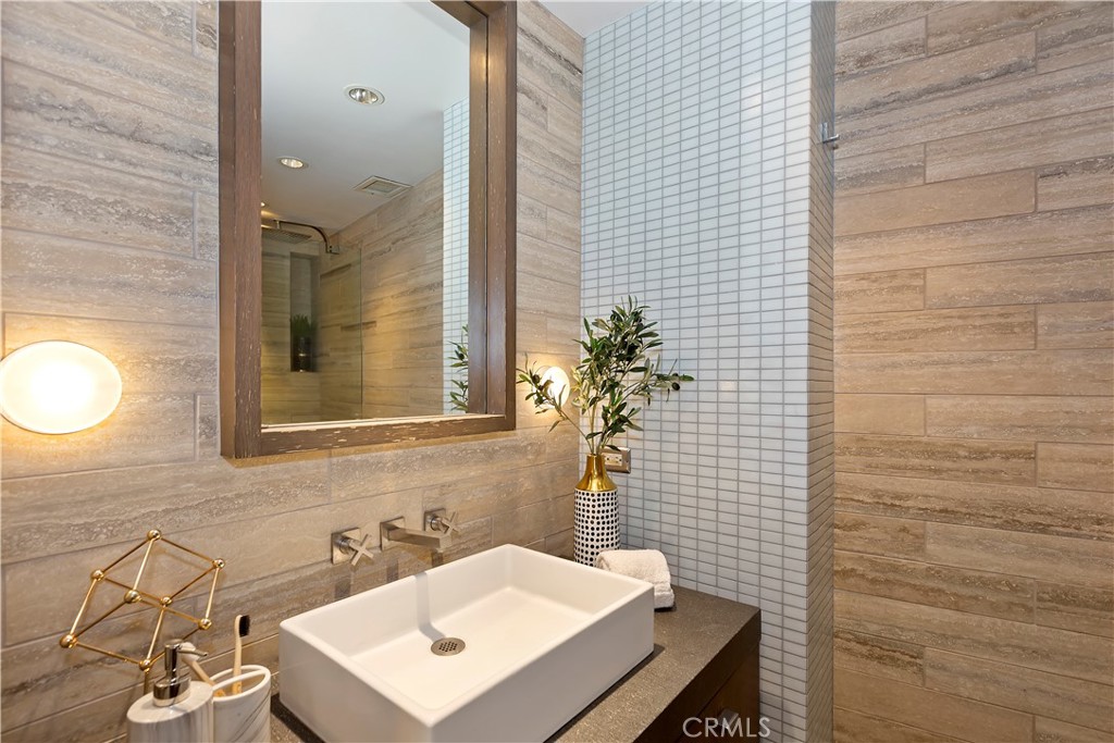 7250 Franklin Avenue 506 Property Photo 10