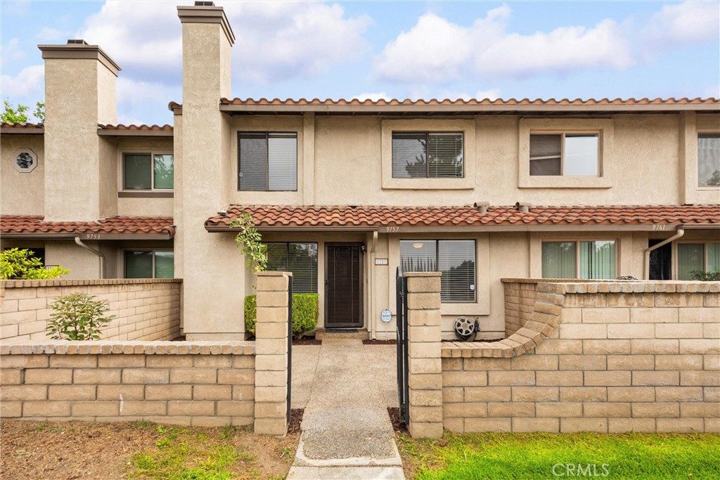 9757 La Monica Drive Property Photo 3