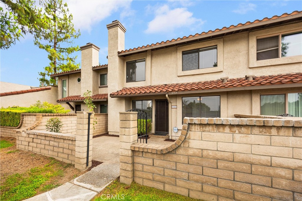 9757 La Monica Drive Property Photo 4
