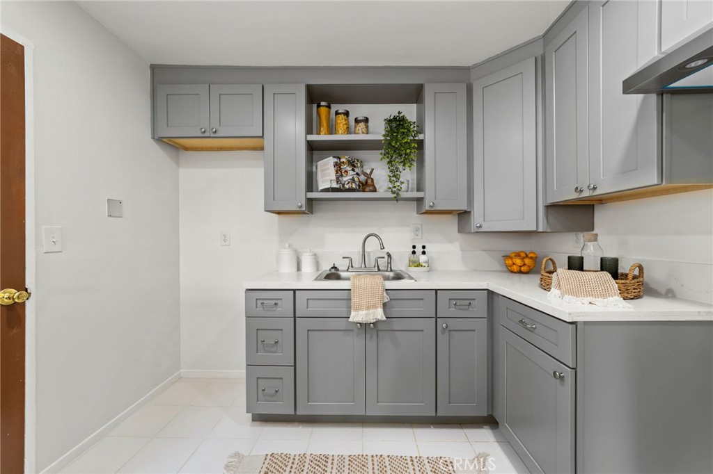 308 N Pasadena Avenue Property Photo 10