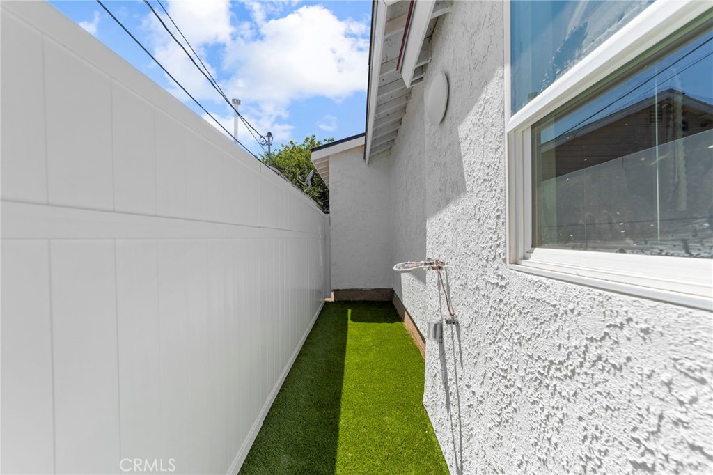 308 N Pasadena Avenue Property Photo 36