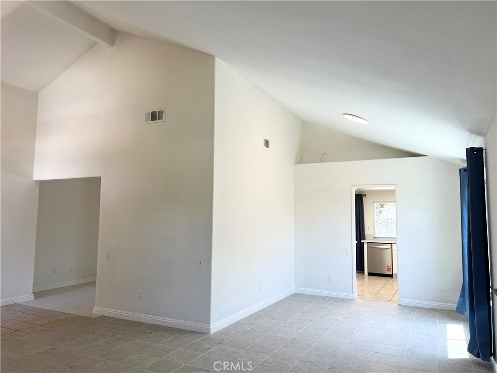 1084 E Evans Street Property Photo 4