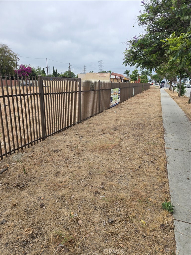 12714 Ramona Property Photo 5
