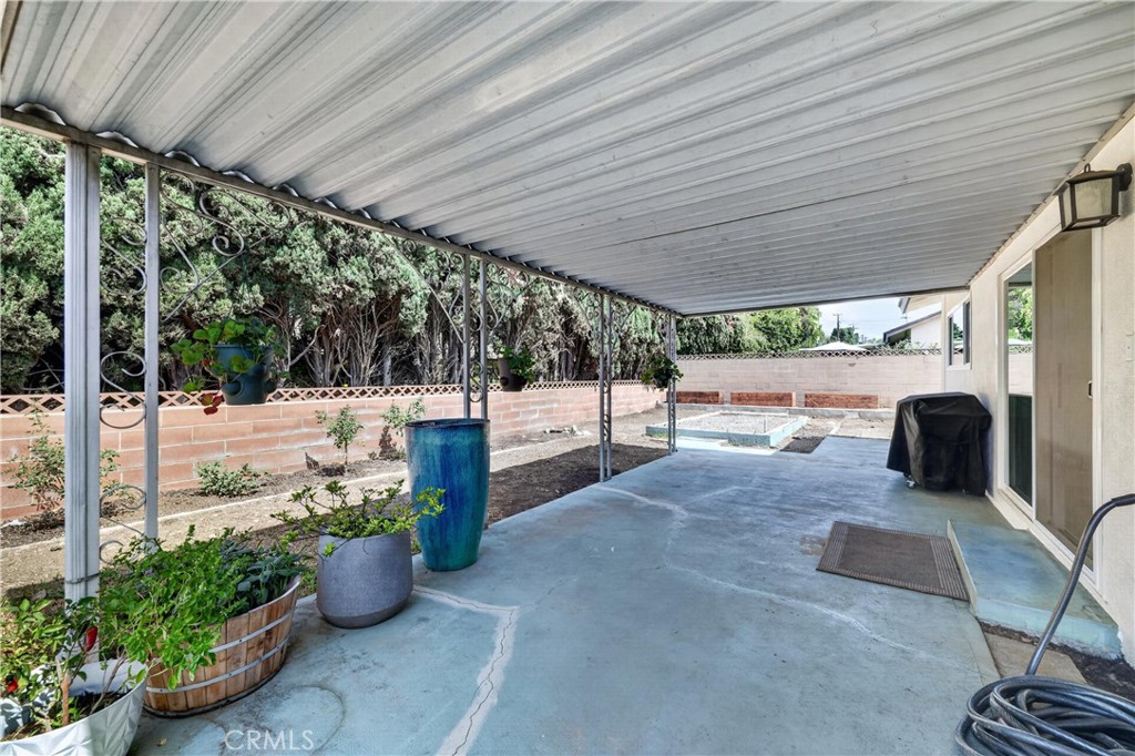 587 Sycamore Avenue Property Photo 22