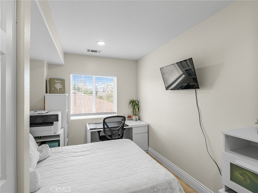 16938 Fern Property Photo 20