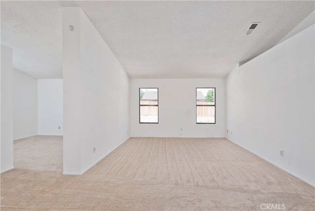 45539 York Place Property Photo 5