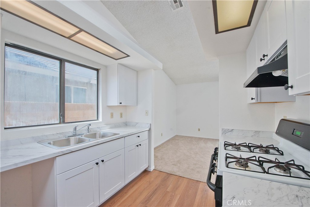 45539 York Place Property Photo 9