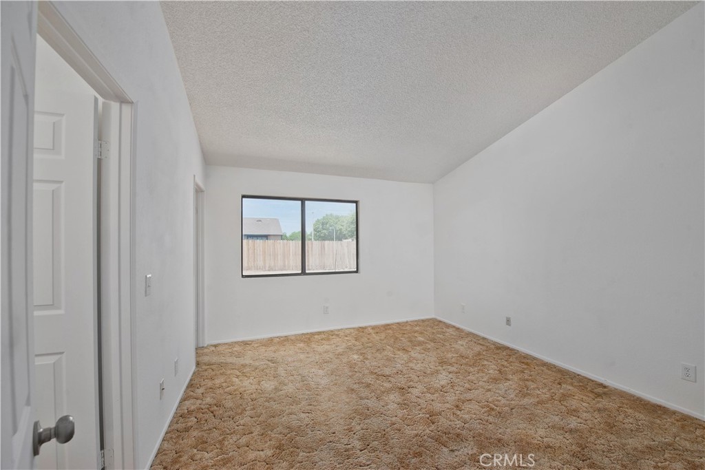 45539 York Place Property Photo 12
