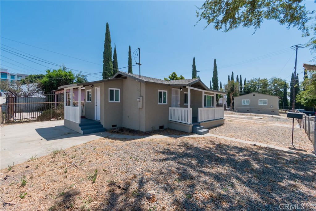 3577 Siskiyou Property Photo 3