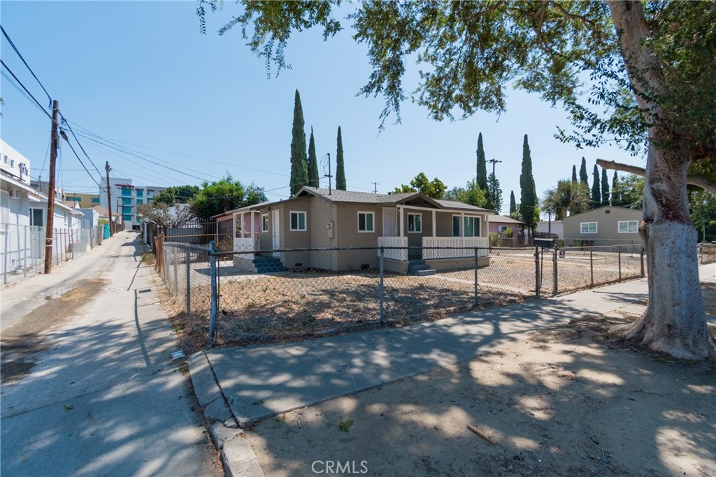 3577 Siskiyou Property Photo 7