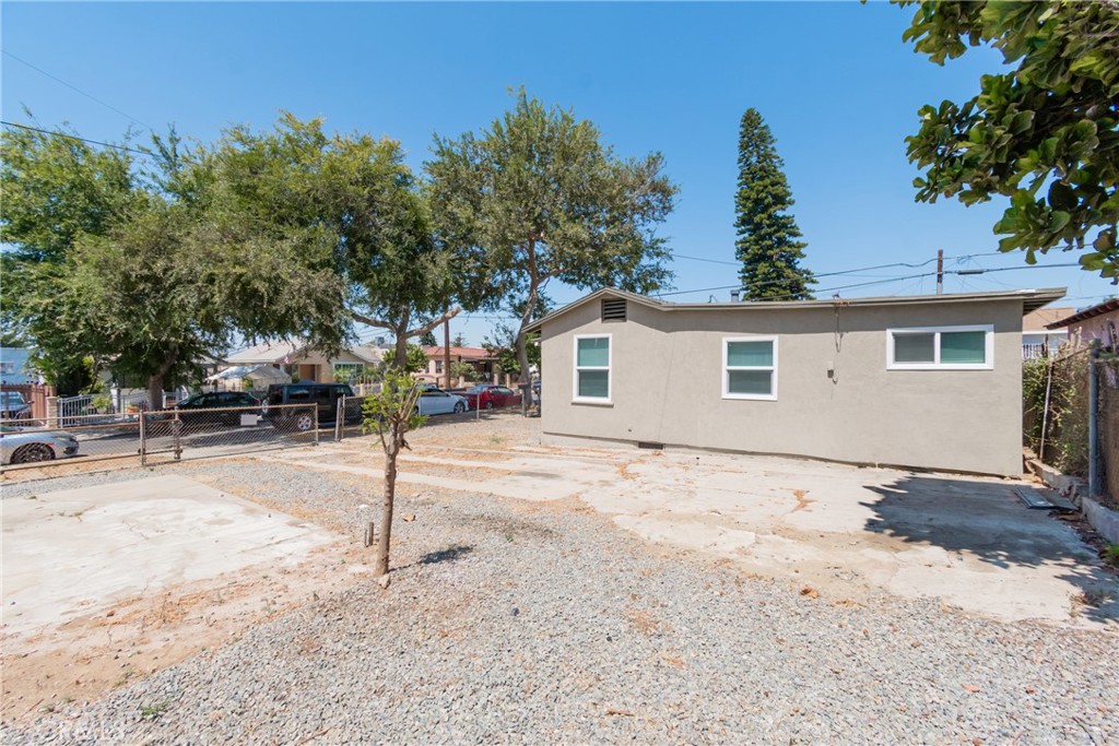 3577 Siskiyou Property Photo 8