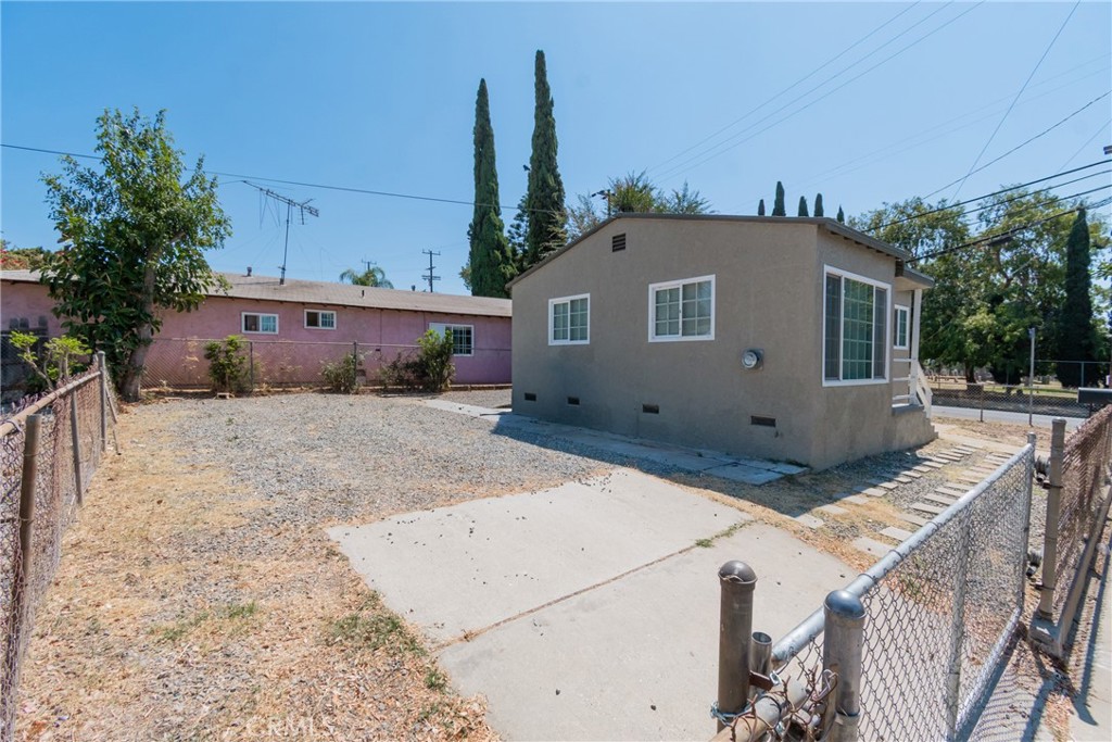 3577 Siskiyou Property Photo 23