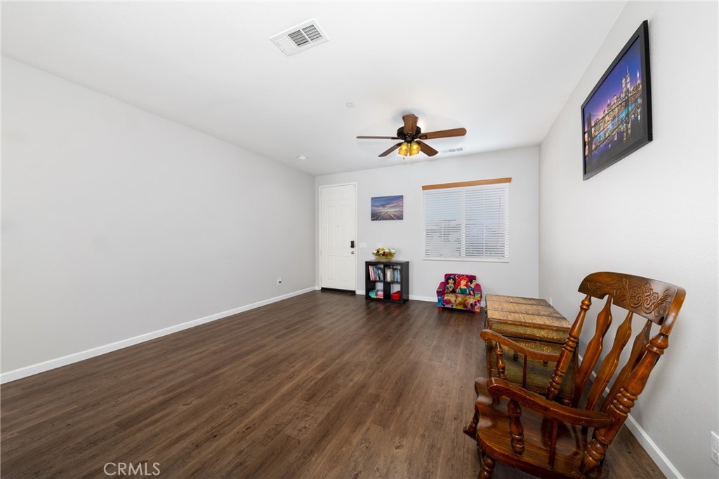 11239 Scarlet Ave Property Photo 4