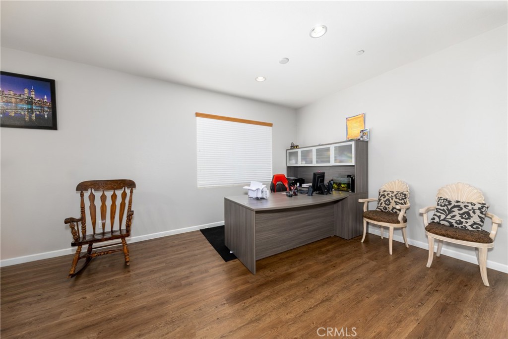 11239 Scarlet Ave Property Photo 6