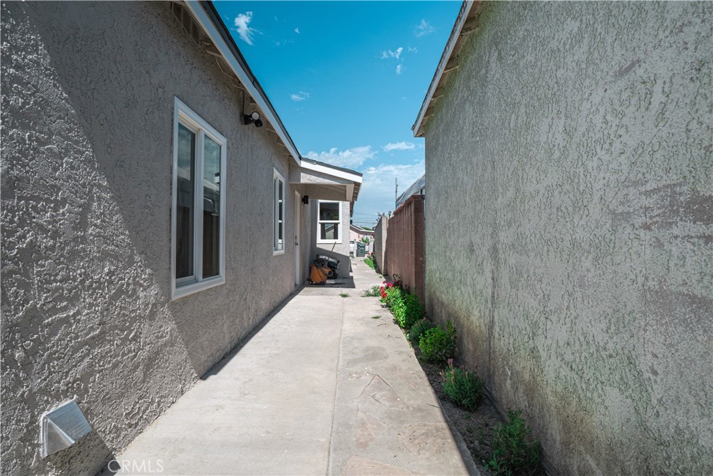 16213 S Thorson Property Photo 4