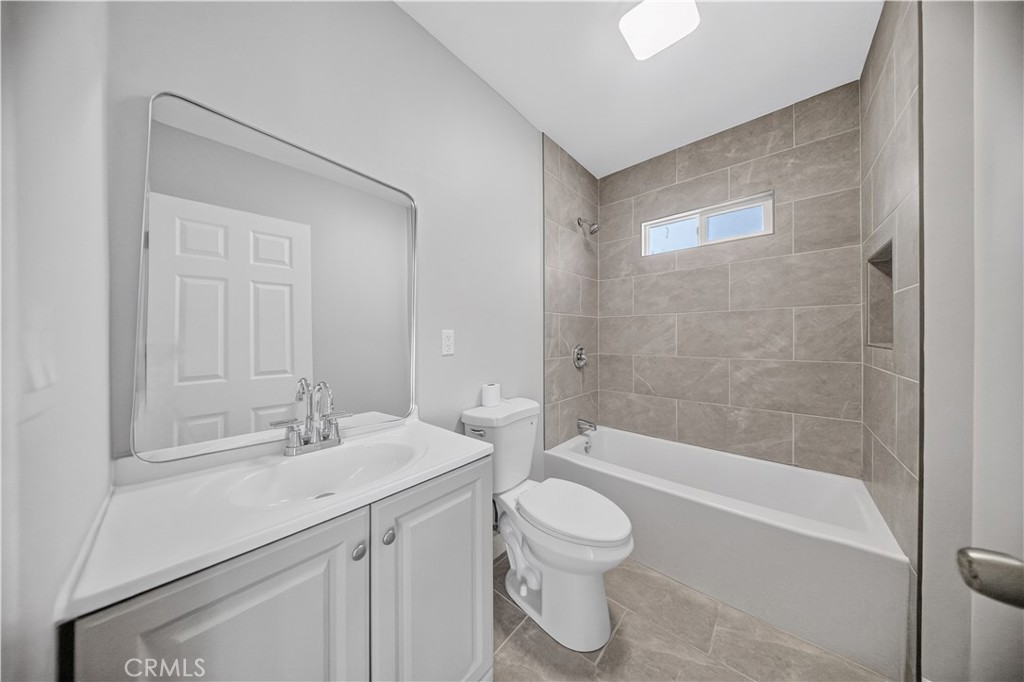 1305 W 46th Property Photo 26