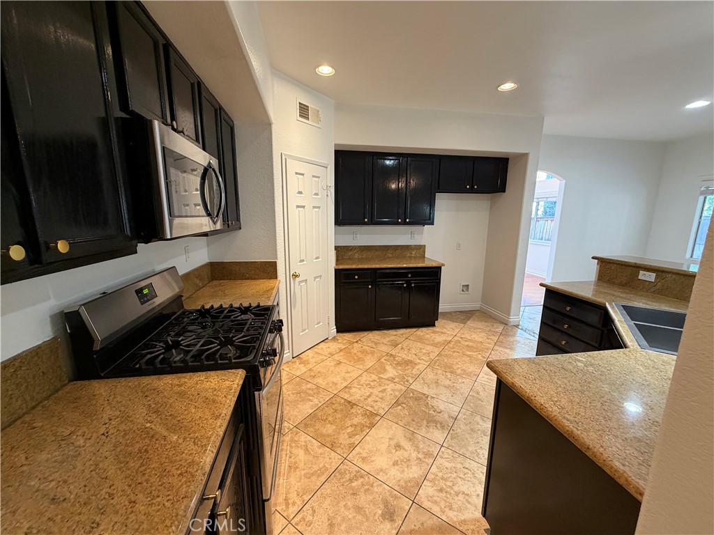 45402 Eagle Crest Lane Property Photo 12
