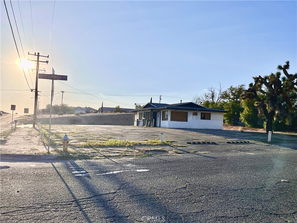 15720 Mojave Drive Property Photo 1
