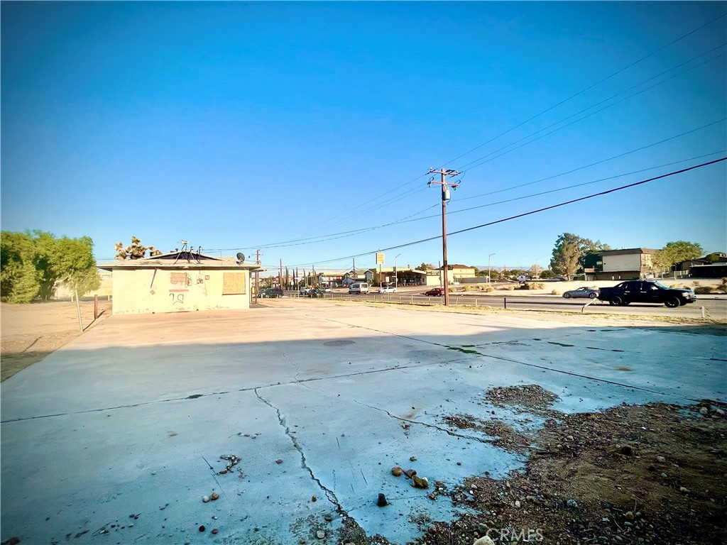 15720 Mojave Drive Property Photo 3