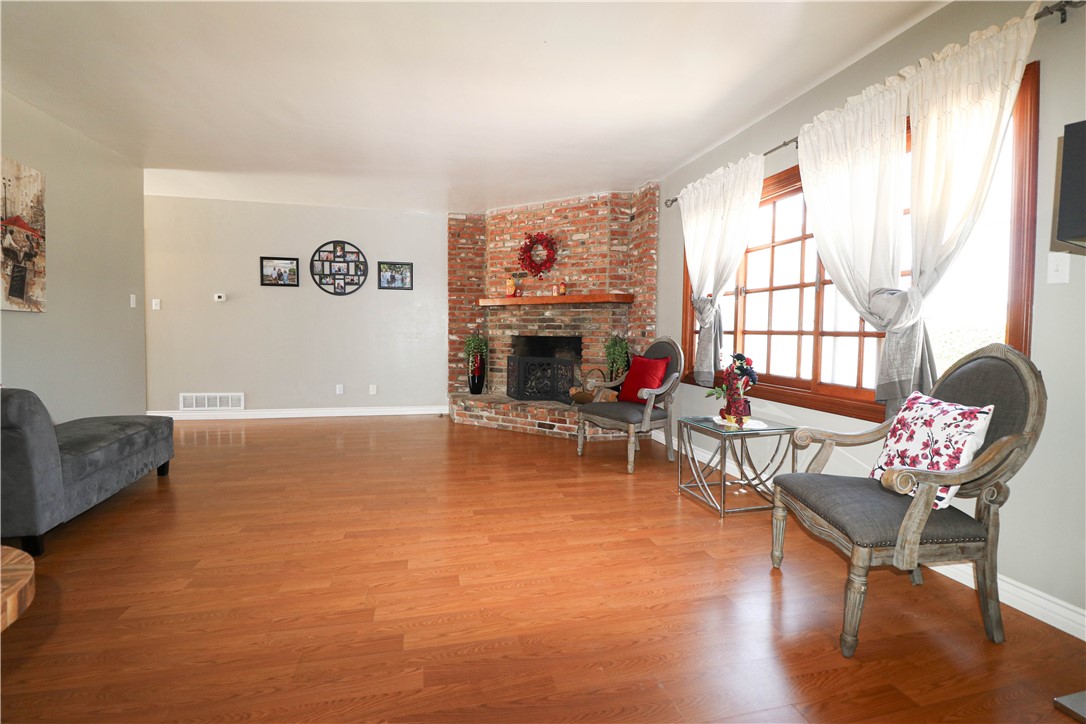 15947 Norcrest Drive Property Photo 3