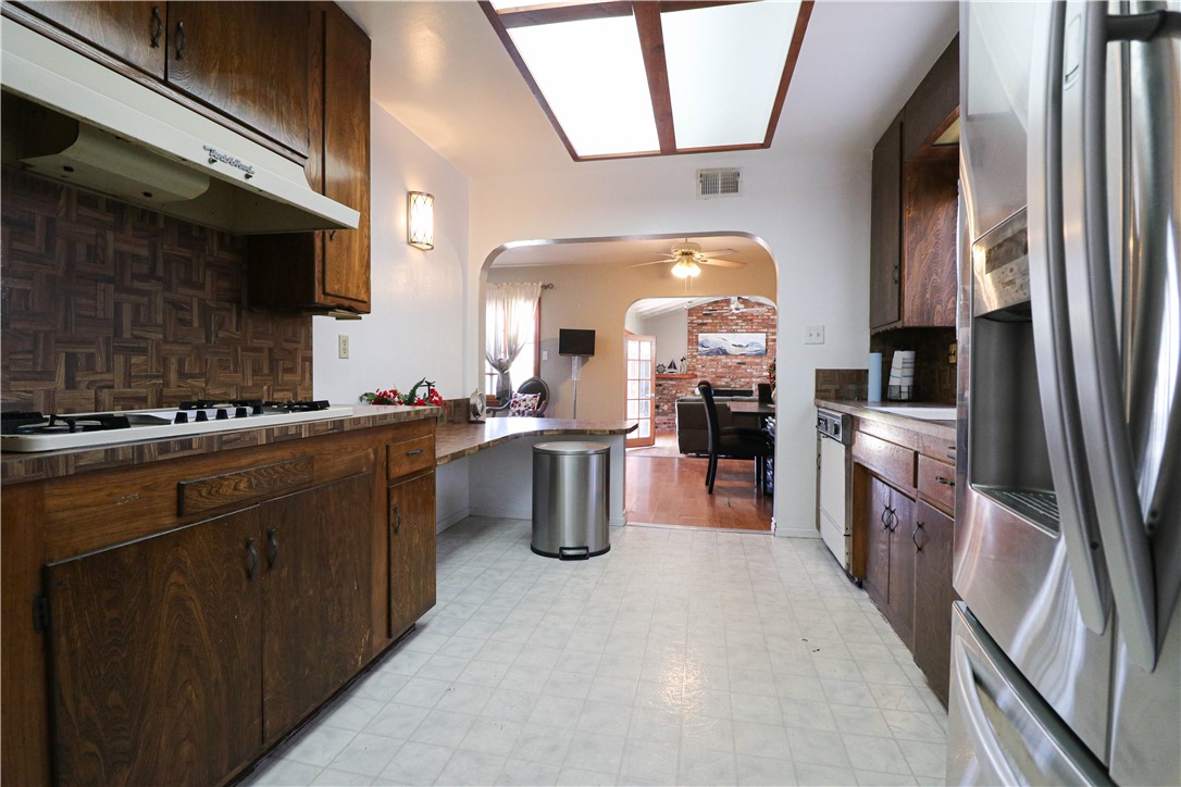 15947 Norcrest Drive Property Photo 5