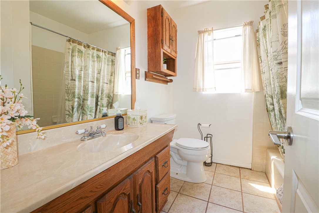 15947 Norcrest Drive Property Photo 11
