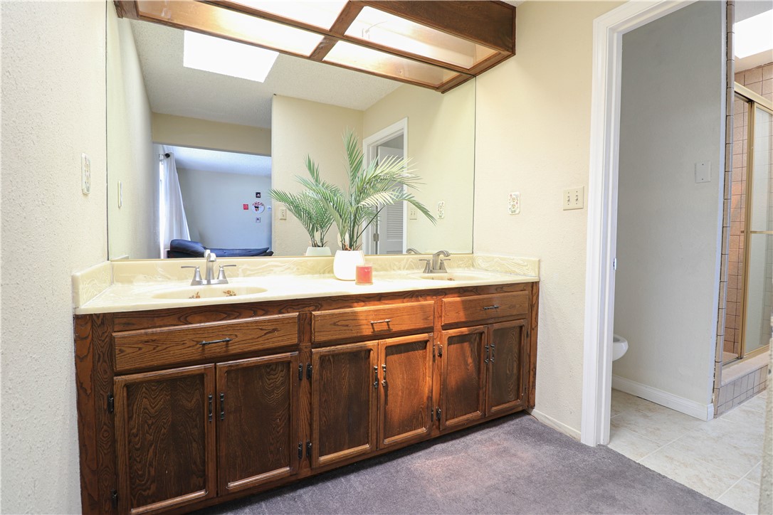 15947 Norcrest Drive Property Photo 16