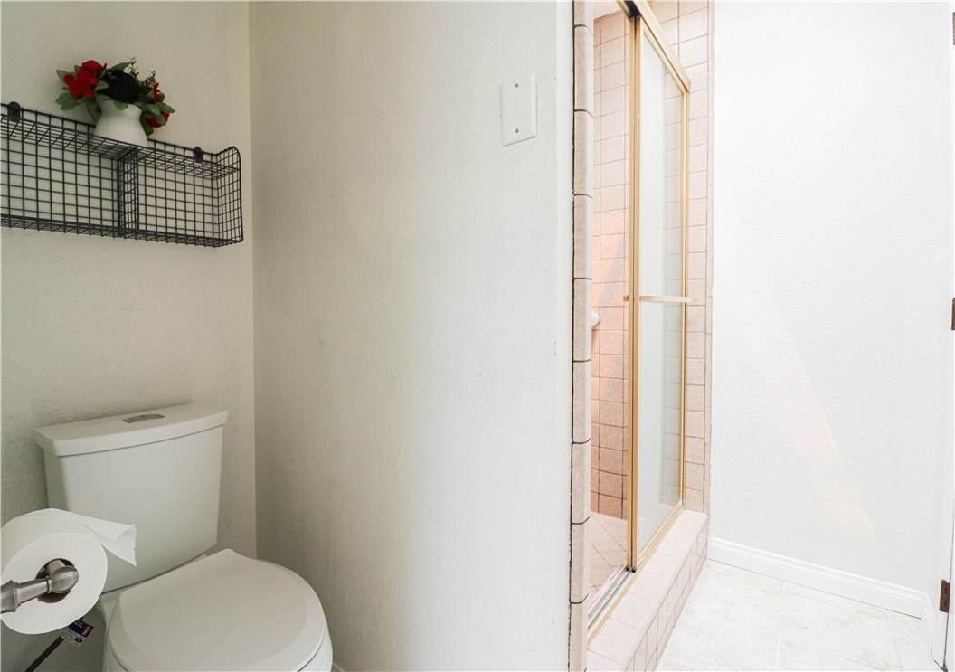 15947 Norcrest Drive Property Photo 17