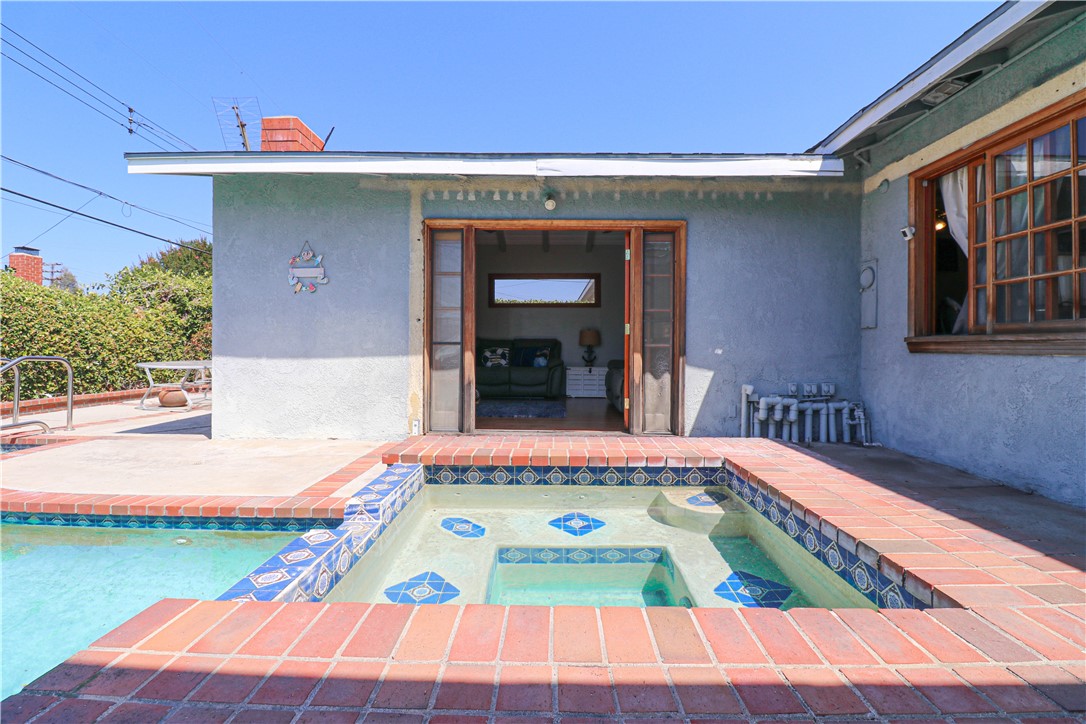 15947 Norcrest Drive Property Photo 20