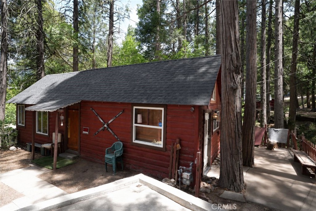 25020 Moon Drive Property Photo 1
