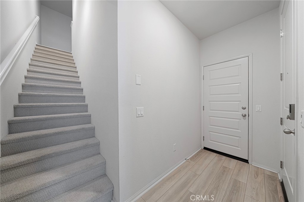 236 Lockhart Way Property Photo 5