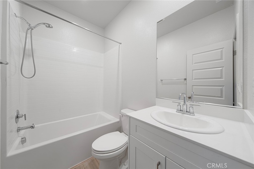 236 Lockhart Way Property Photo 28