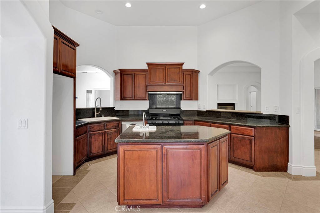 16233 Ridge View Drive Property Photo 12