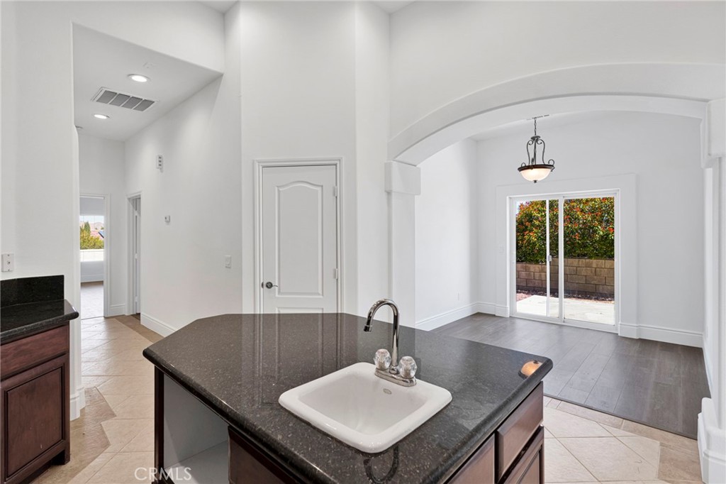 16233 Ridge View Drive Property Photo 14