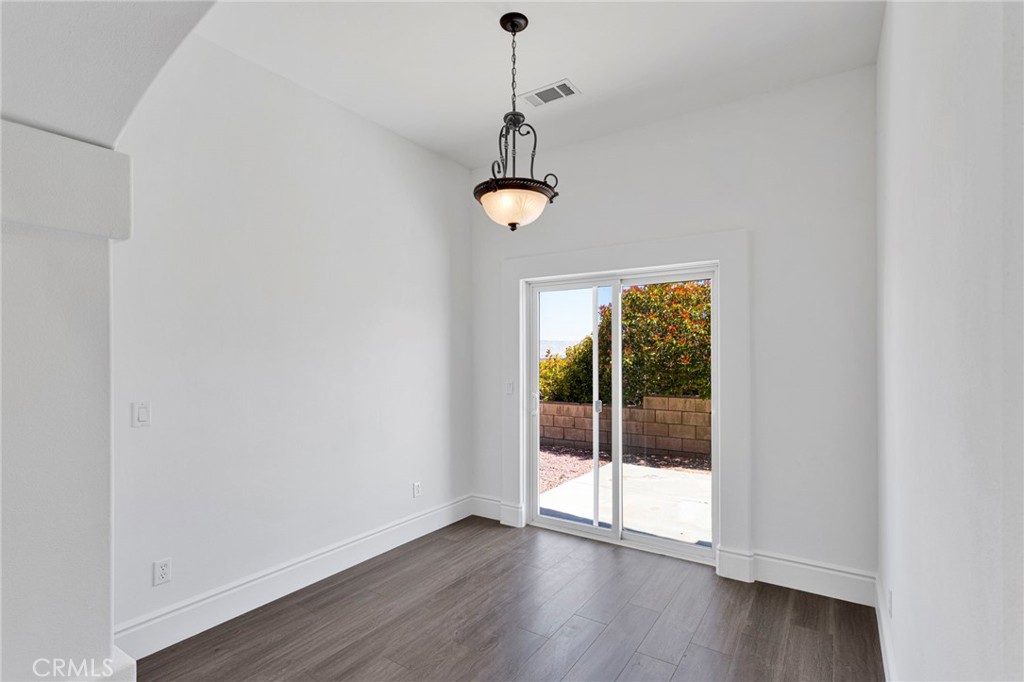 16233 Ridge View Drive Property Photo 15