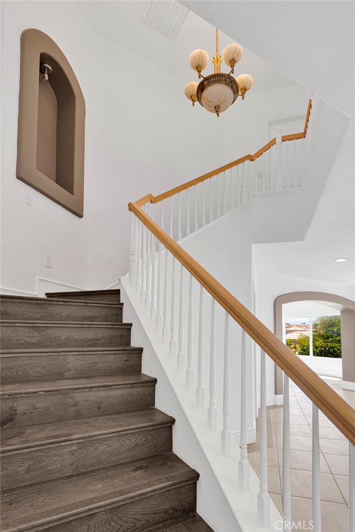 16245 Ridge View Drive Property Photo 14