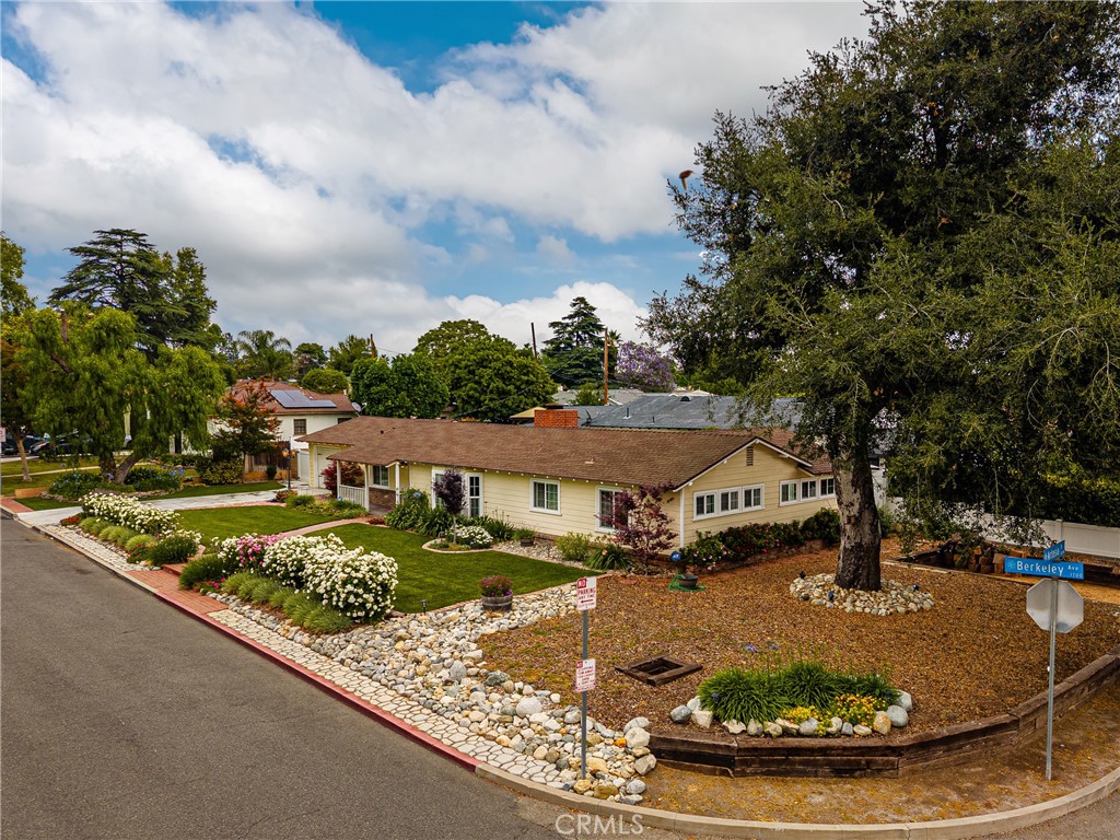 1706 Berkeley Property Photo 2