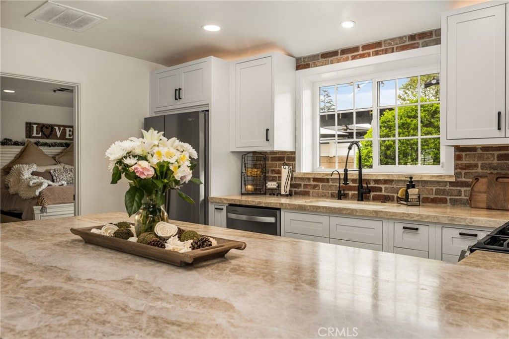 1706 Berkeley Property Photo 20