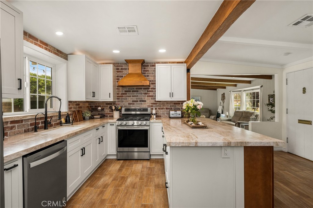 1706 Berkeley Property Photo 21