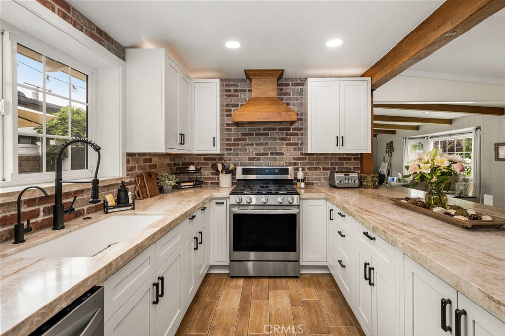 1706 Berkeley Property Photo 22