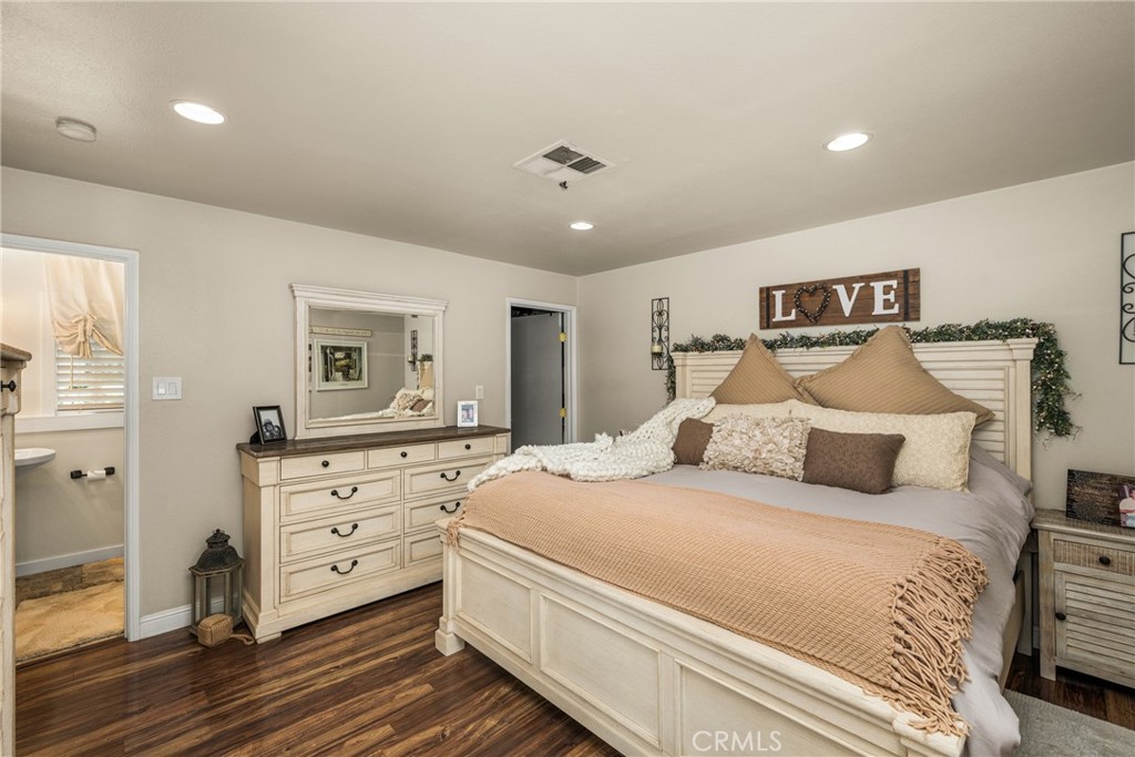 1706 Berkeley Property Photo 29